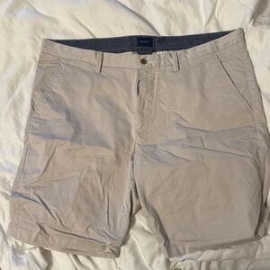GANT Men's Light Khaki Flat Front Chino Shorts